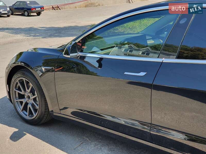 Седан Tesla Model 3 2018 в Хмельницком