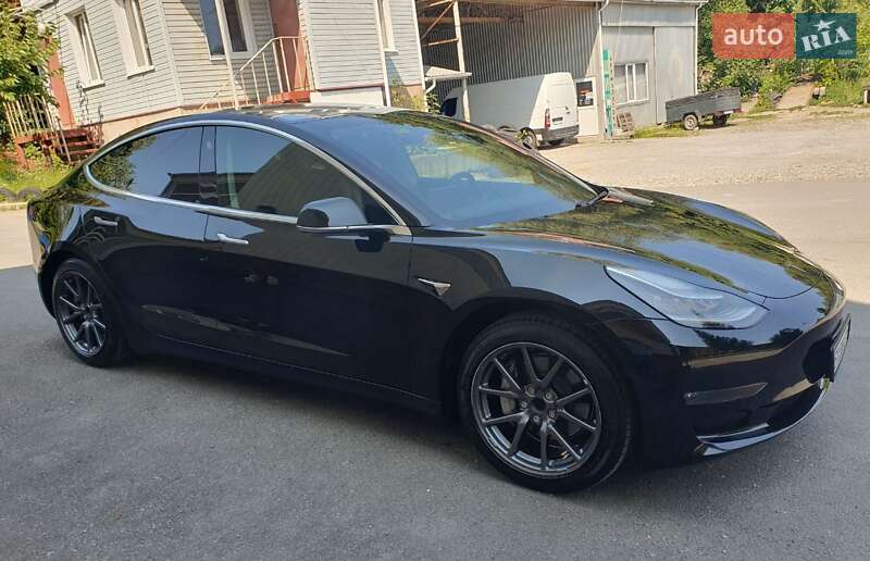 Седан Tesla Model 3 2018 в Хмельницком