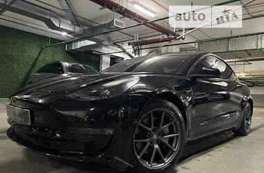 Седан Tesla Model 3 2022 в Киеве