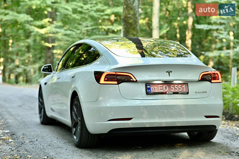 Седан Tesla Model 3 2019 в Луцке фото 5 Седан Tesla Model 3 2019 в Луцке