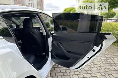 Седан Tesla Model 3 2020 в 