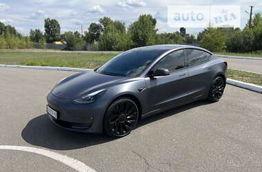 Седан Tesla Model 3 2022 в Киеве