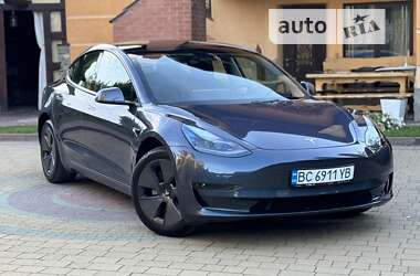 Седан Tesla Model 3 2023 в Львове