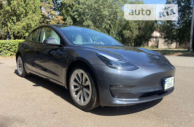 Седан Tesla Model 3 2023 в Кривому Розі