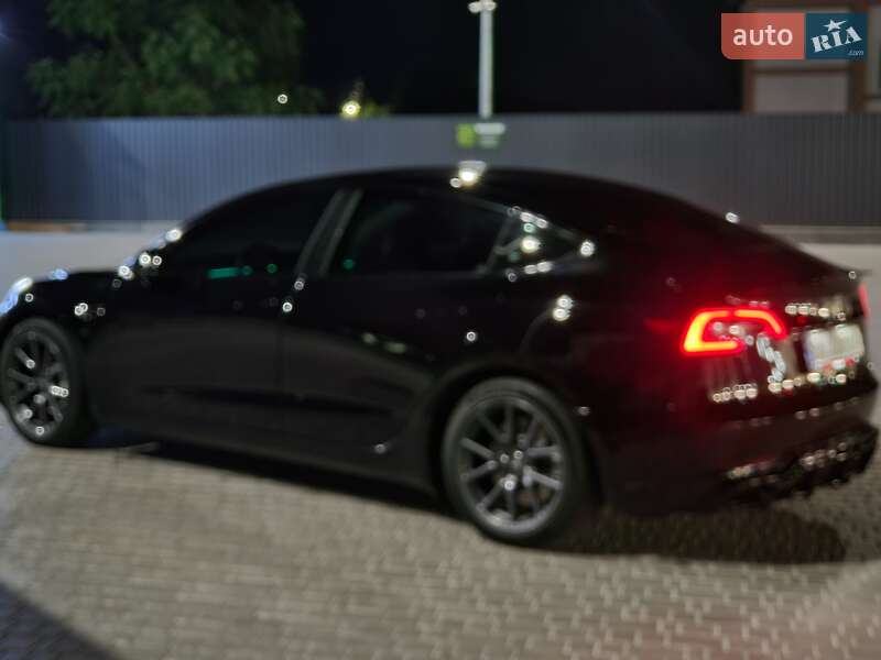 Седан Tesla Model 3 2019 в Кропивницком