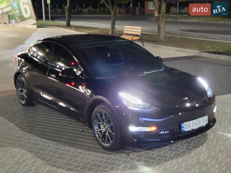 Седан Tesla Model 3 2019 в Кропивницком