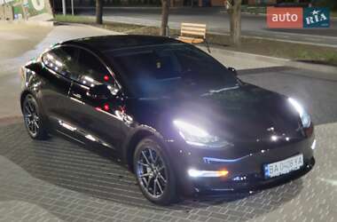 Седан Tesla Model 3 2019 в 