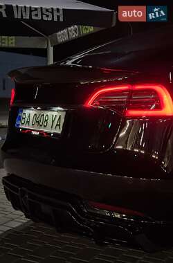 Седан Tesla Model 3 2019 в 