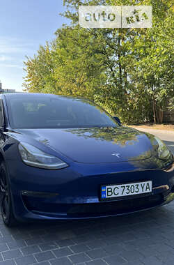 Седан Tesla Model 3 2018 в Львові