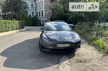 Седан Tesla Model 3 2018 в Киеве