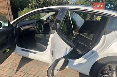 Седан Tesla Model 3 2020 в Киеве