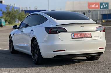 Седан Tesla Model 3 2022 в Ровно