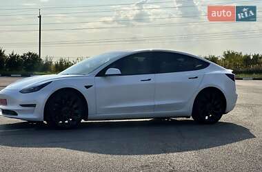 Седан Tesla Model 3 2022 в Ровно