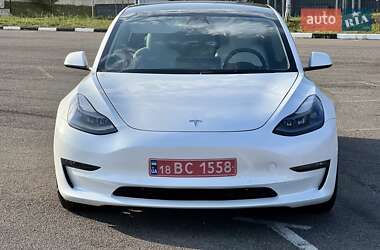 Седан Tesla Model 3 2022 в Ровно