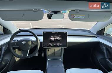 Седан Tesla Model 3 2022 в Ровно