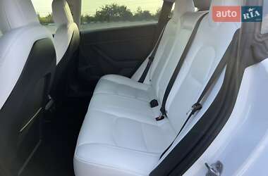 Седан Tesla Model 3 2022 в Ровно