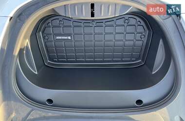 Седан Tesla Model 3 2022 в Ровно