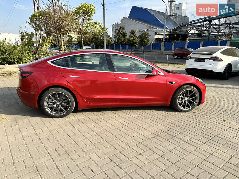 Седан Tesla Model 3 2018 в Дніпрі