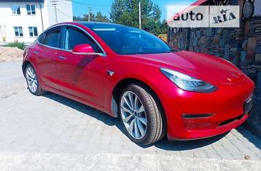 Седан Tesla Model 3 2018 в Львові