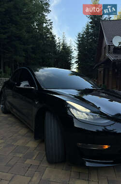 Седан Tesla Model 3 2019 в 