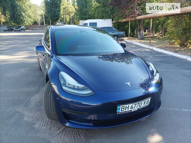 Седан Tesla Model 3 2019 в Одессе