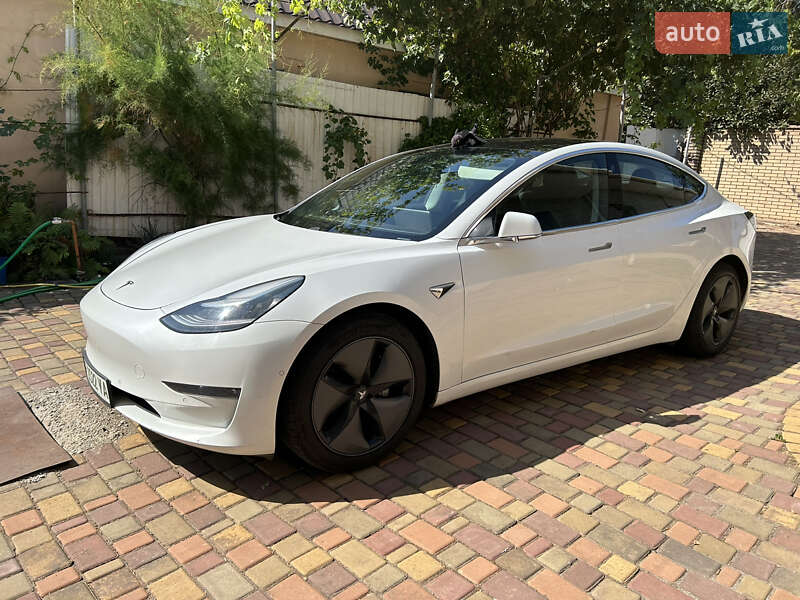 Седан Tesla Model 3 2018 в Кривому Розі