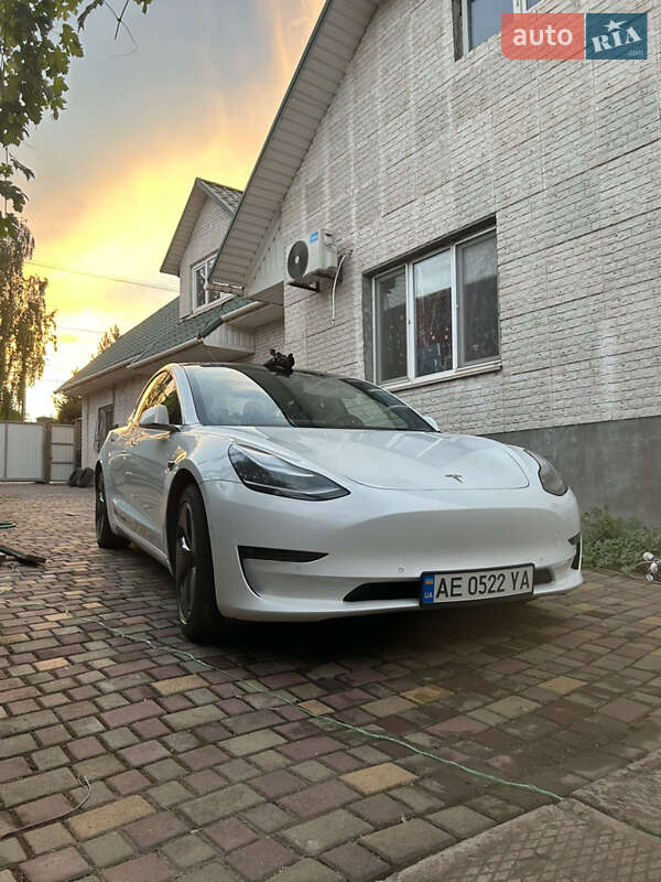Седан Tesla Model 3 2018 в Кривому Розі