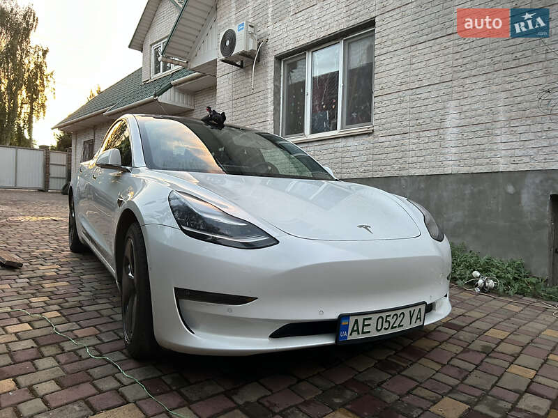Седан Tesla Model 3 2018 в Кривому Розі