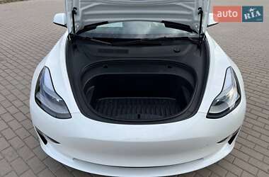 Седан Tesla Model 3 2023 в Житомирі