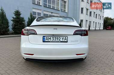 Седан Tesla Model 3 2023 в Житомирі