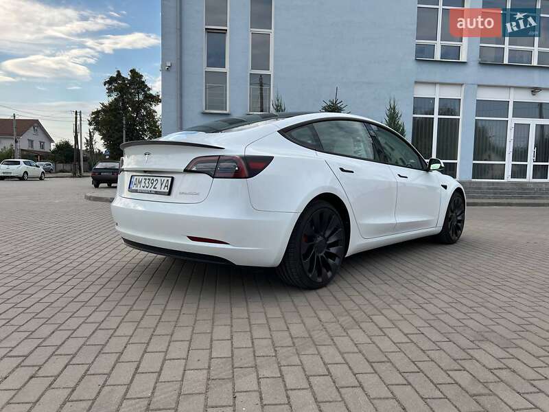 Седан Tesla Model 3 2023 в Житомире