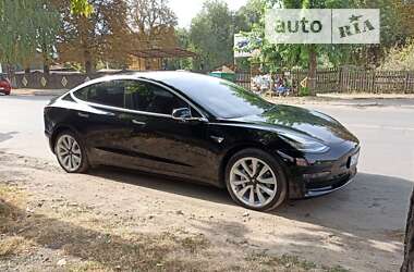 Седан Tesla Model 3 2018 в Умані