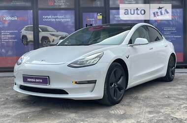 Седан Tesla Model 3 2020 в Виннице