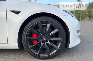 Внедорожник / Кроссовер Tesla Model 3 2020 в Киеве