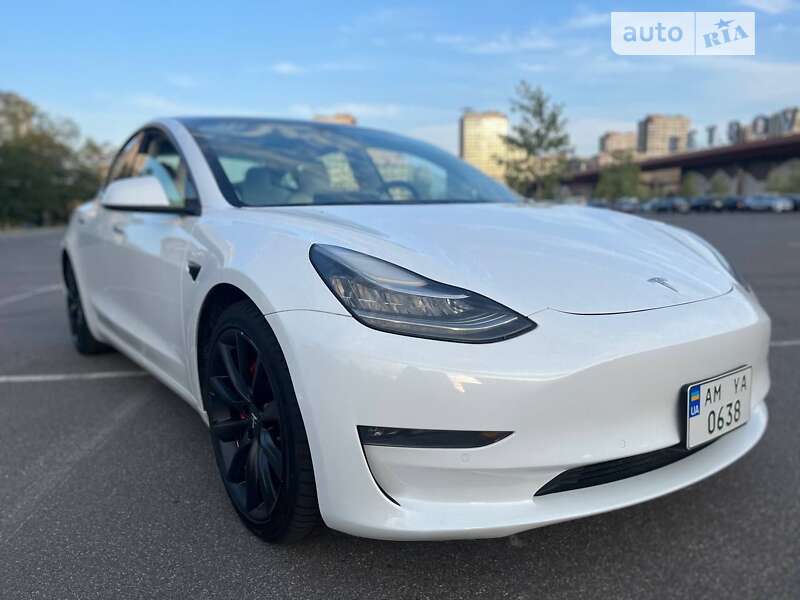 Внедорожник / Кроссовер Tesla Model 3 2020 в Киеве