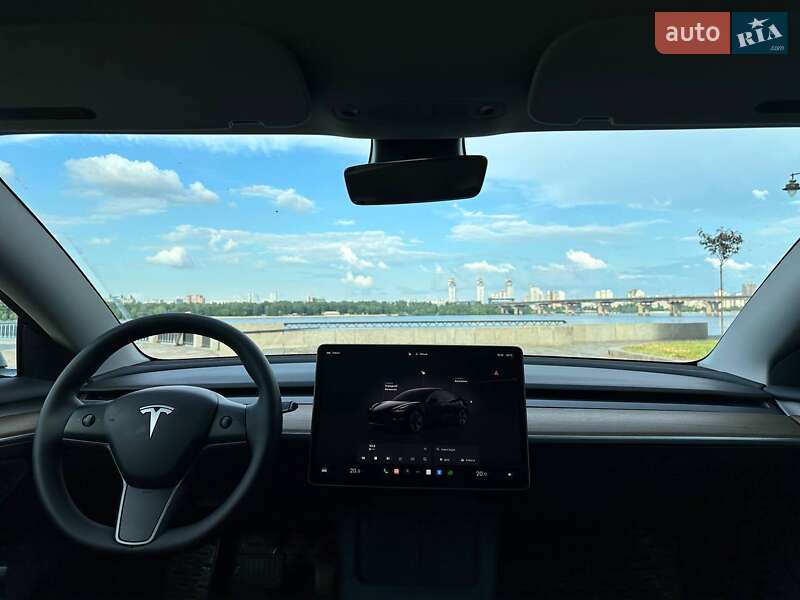Седан Tesla Model 3 2023 в Києві