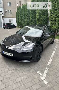 Седан Tesla Model 3 2018 в Луцке