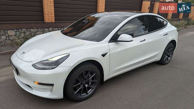 Tesla Model 3 2021