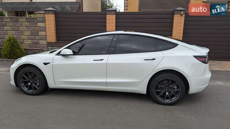 Седан Tesla Model 3 2021 в Вінниці