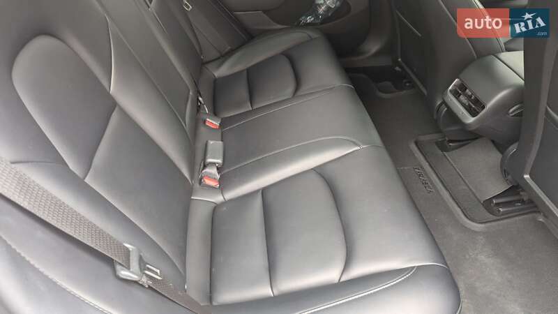 Седан Tesla Model 3 2021 в Вінниці