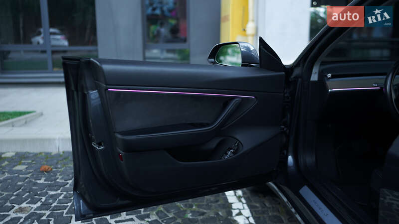 Седан Tesla Model 3 2019 в Львові фото 14 Седан Tesla Model 3 2019 в Львові