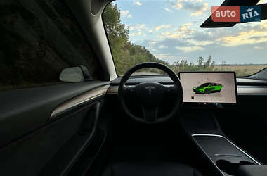 Седан Tesla Model 3 2022 в 