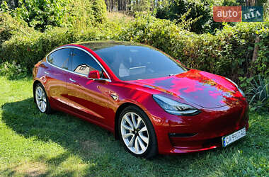Седан Tesla Model 3 2018 в Черкассах