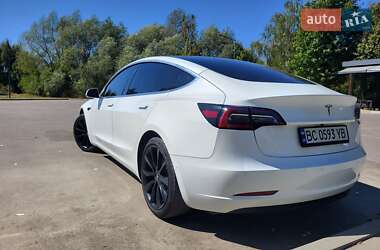 Седан Tesla Model 3 2020 в 