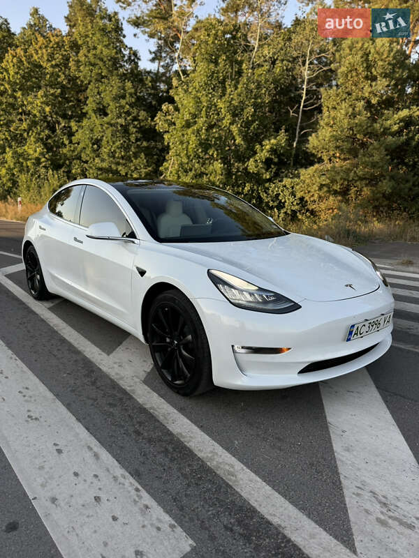 Tesla Model 3 2019