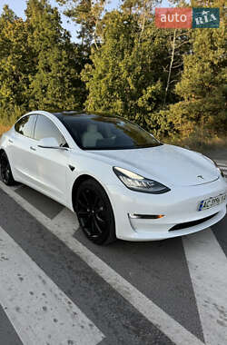 Седан Tesla Model 3 2019 в 