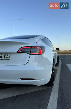Седан Tesla Model 3 2019 в 