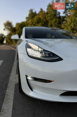 Седан Tesla Model 3 2019 в 