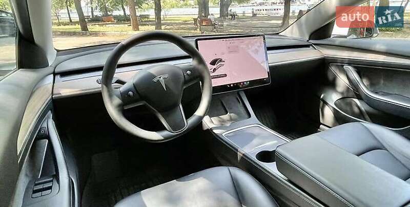 Седан Tesla Model 3 2022 в Киеве