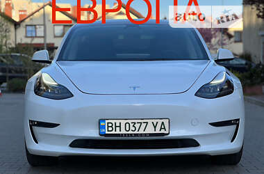 Седан Tesla Model 3 2021 в Киеве